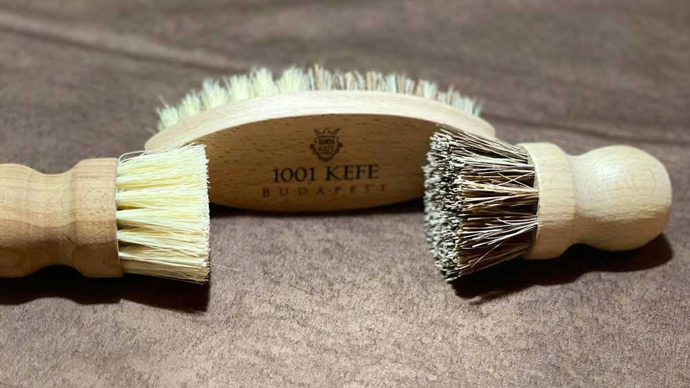 Egyedi gyártású hajkefék: szintetikus vagy fa legyen?